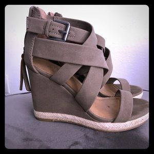 BRASH army green/grey wedges